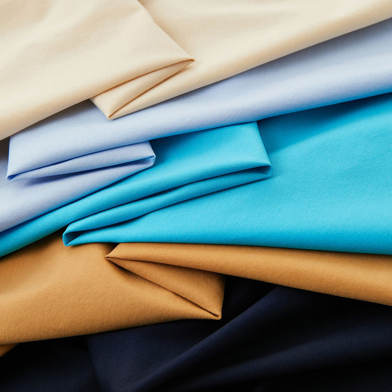 OEM ODM เสื้อยืดโปโลขีดผ้าสําหรับผู้ชาย ออกแบบตามสั่ง สีคอ ปุ่มหน้า