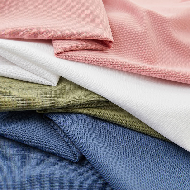 ฤดูใบไม้ผลิ ฤดูร้อน ฤดูใบไม้ผลิ 100% ผ้าใบ โลโก้ที่กําหนดเอง ODIN เสื้อโปโลกันรอยสําหรับผู้ชาย