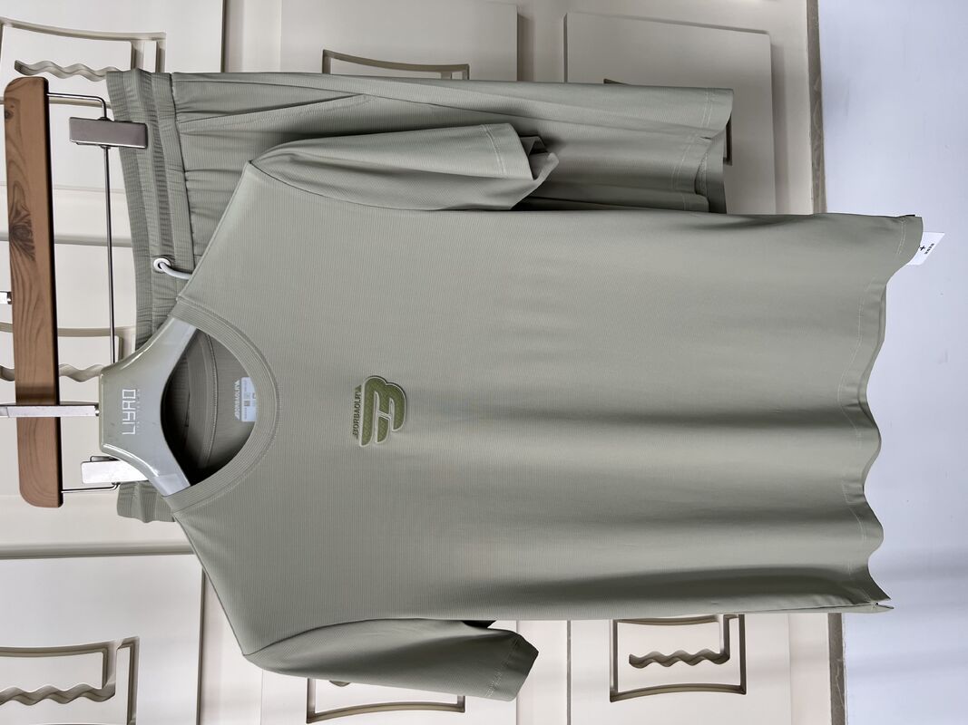 ชาย สินค้าคุณภาพสูง กางเกงสั้นสําหรับวัยรุ่นวัยรุ่น วัสดุแห้งเร็วที่หายใจ ความยาวของเข่า ย้อนหลังฤดูร้อน กระเป๋ากระเป๋า